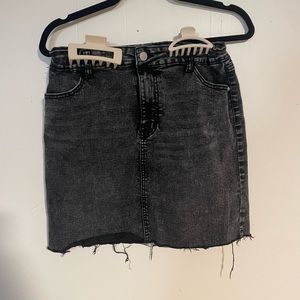 BLACK DENIM MINI SKIRT